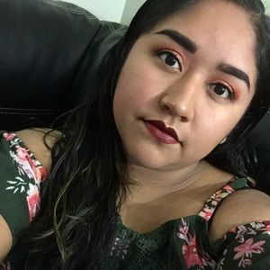 Meet your Posher, Ana